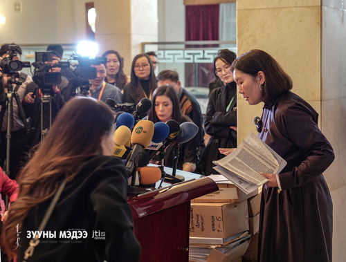 Л.Мөнхбаясгалан: Хятад хэлээр байгуулагдсан нууц гэрээг олон нийтэд ил болгомоор байна